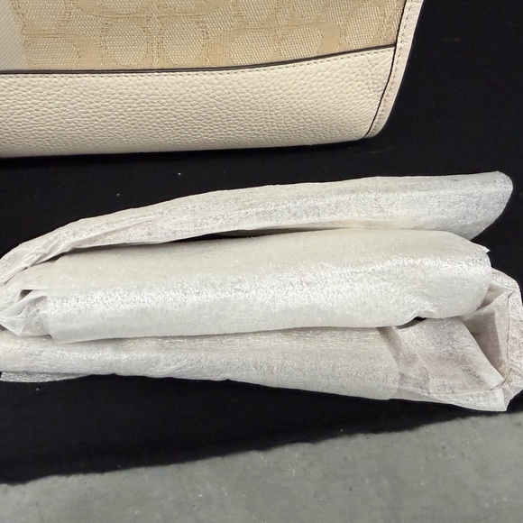 Coach City Tote with matching Coach Accordian Zip Wallet/Wristlet - Picture 2 of 15